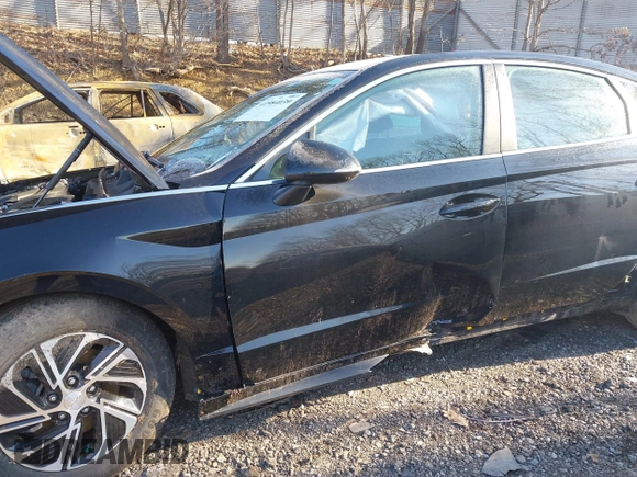 2022 Hyundai Sonata Hybrid Blue with VIN KMHL24JJ5NA041548, listed as a IAAI auction lot 41984039 with 29,281 mi miles. Bid and sale history available at carsss.com. Image 6.