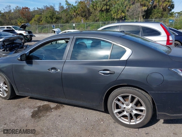 2009 Nissan Maxima 3.5 S with VIN 1N4AA51E29C808229, listed as a IAAI auction lot 41222092 with 150,622 mi miles. Bid and sale history available at carsss.com. Image 15.