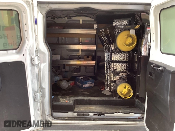 2020 Ford Transit Cargo z VIN 1FTBR1Y8XLKB06141, wystawiony jako IAAI lot #42642640 z przebiegiem 123 417 mil mil oraz . Historia ofert i sprzedaży dostępna na DreamBid. Obrazek 12.