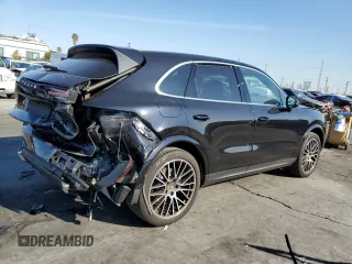 2021 Porsche Cayenne z VIN WP1AA2AY7MDA00348, wystawiony jako Copart lot #70941032 z przebiegiem 22 755 mil mil oraz . Historia ofert i sprzedaży dostępna na DreamBid. Obrazek 3.