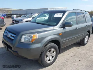 2008 Honda Pilot VP with VIN 5FNYF18288B042958, listed as a IAAI auction lot 42037589 with 246,922 mi miles. Bid and sale history available at carsss.com. Image 2.