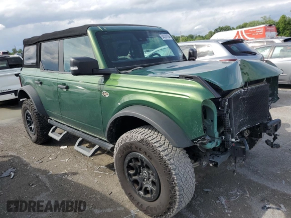 2022 Ford Bronco with VIN 1FMEE5DPXNLB41526, listed as a Copart auction lot 54024184 with 32,759 mi miles and Salvage Title. Bid and sale history available at DreamBid. Image 4.