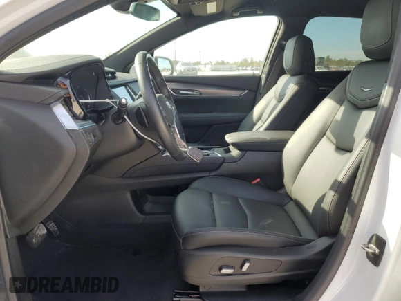 2022 Cadillac XT5 FWD Luxury with VIN 1GYKNAR41NZ178826, listed as a Copart auction lot 42780595 with 6,540 mi miles and Salvage title. Bid and sale history available at DreamBid. Image 7.