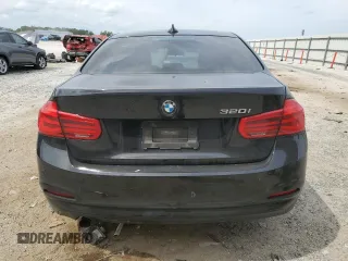 2017 BMW 3 Series 320i z VIN WBA8A9C52HK620440, wystawiony jako Copart lot #54100435 z przebiegiem 104 555 mil mil oraz Szkoda całkowita • Salvage title. Historia ofert i sprzedaży dostępna na DreamBid. Obrazek 6.