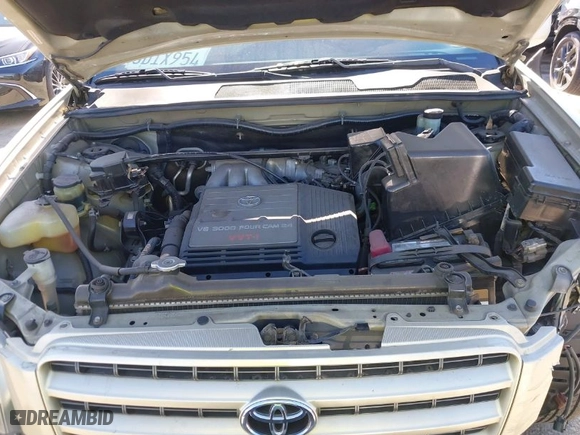 2001 Toyota Highlander with VIN JTEGF21A010022643, listed as a IAAI auction lot 41353050 with 174,756 mi miles. Bid and sale history available at carsss.com. Image 10.