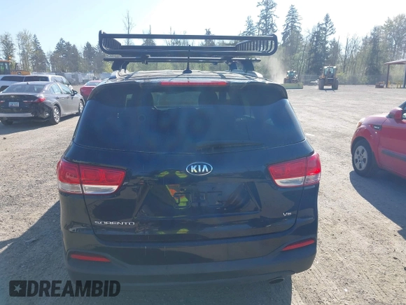2018 Kia Sorento LX V6 with VIN 5XYPGDA58JG403974, listed as a IAAI auction lot 41233326 with 58,099 mi miles. Bid and sale history available at carsss.com. Image 16.