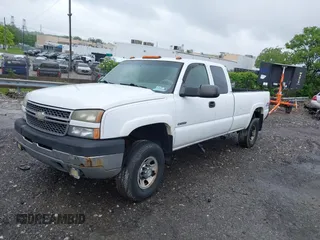2005 Chevrolet Silverado 3500 z VIN 1GCHK39U75E196856, wystawiony jako IAAI lot #42270278 z przebiegiem Nie podano mil oraz . Historia ofert i sprzedaży dostępna na DreamBid. Obrazek 2.