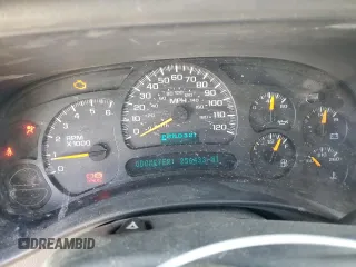 2004 Chevrolet Suburban LT with VIN 1GNEC16ZX4J237711, listed as a Copart auction lot 48669395 with 256,433 mi miles and Salvage Title. Bid and sale history available at carsss.com. Image 9.