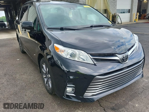 2020 Toyota Sienna XLE z VIN 5TDDZ3DC9LS240453, wystawiony jako IAAI lot #42566212 z przebiegiem 94 405 mil mil oraz . Historia ofert i sprzedaży dostępna na DreamBid. Obrazek 1.