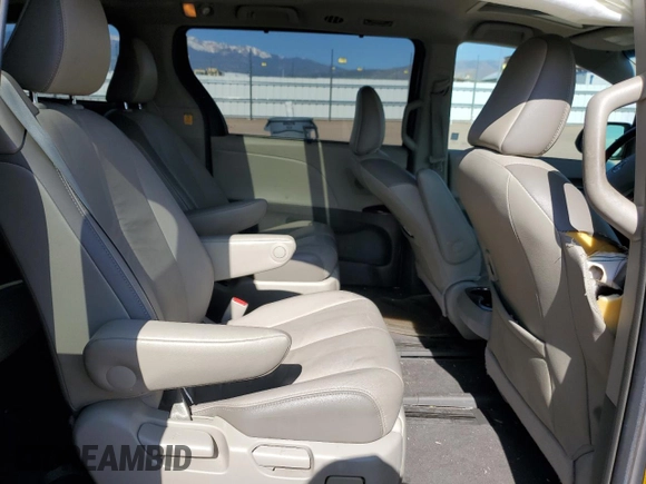 2012 Toyota Sienna XLE with VIN 5TDDK3DC5CS044711, listed as a Copart auction lot 58189195 with 112,172 mi miles and Salvage title. Bid and sale history available at DreamBid. Image 11.