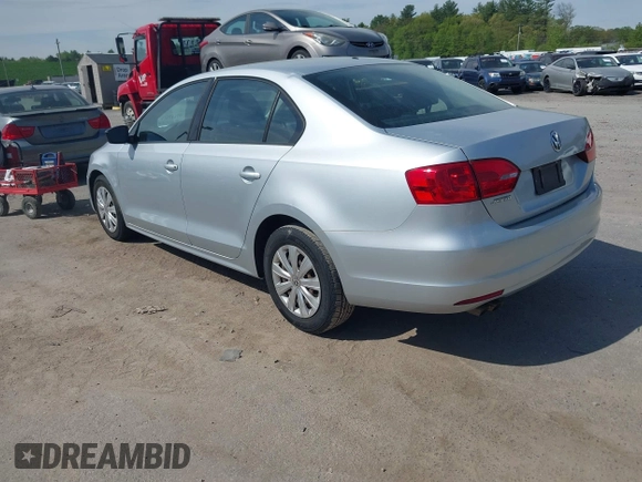 2012 Volkswagen Jetta S с VIN 3VW2K7AJ0CM310389, выставлен на аукционе IAAI как лот 42263766 с пробегом 159 706 миль миль и . История ставок и продаж доступна на DreamBid. Изображение 3.