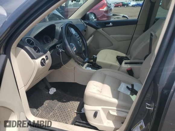 2013 Volkswagen Tiguan SE with VIN WVGBV7AX1DW009495, listed as a Copart auction lot 62289675 with Not provided miles and Salvage title. Bid and sale history available at DreamBid. Image 7.