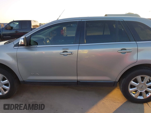 2007 Lincoln MKX with VIN 2LMDU68C27BJ33584, listed as a IAAI auction lot 41962338 with 86,340 mi miles and . Bid and sale history available at DreamBid. Image 15.