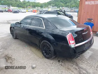 2014 Chrysler 300 z VIN 2C3CCAAG6EH220935, wystawiony jako IAAI lot #42216498 z przebiegiem 153 539 mil mil oraz . Historia ofert i sprzedaży dostępna na DreamBid. Obrazek 3.