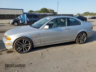 2002 BMW 3 Series 325Ci z VIN WBABN33462PG59754, wystawiony jako Copart lot #56174855 z przebiegiem 107 195 mil mil oraz Czysty tytuł • Clean title. Historia ofert i sprzedaży dostępna na DreamBid. Obrazek 1.