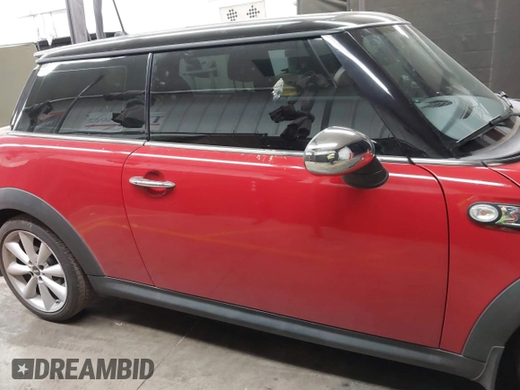 2013 MINI Hardtop S with VIN WMWSV3C50DT392160, listed as a IAAI auction lot 41893232 with 70,922 mi miles and . Bid and sale history available at DreamBid. Image 12.