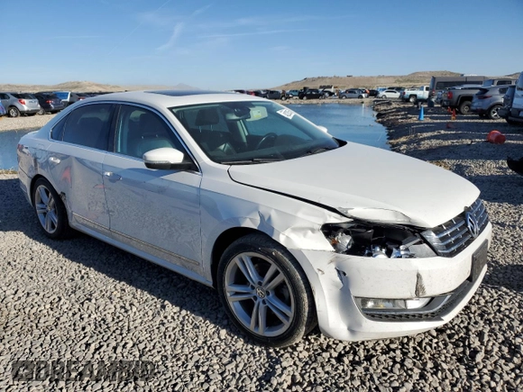 2014 Volkswagen Passat SEL Premium z VIN 1VWCN7A30EC100232, wystawiony jako Copart lot #48228355 z przebiegiem 127 832 mil mil oraz Szkoda całkowita • Salvage title. Historia ofert i sprzedaży dostępna na DreamBid. Obrazek 4.