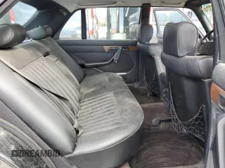 1987 Mercedes-Benz 560 with VIN WDBCA39D4HA360359, listed as a Copart auction lot 80772324 with 203,669 mi miles and Clean Title. Bid and sale history available at DreamBid. Image 10.