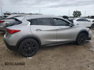 2017 Infiniti QX30 Premium with VIN SJKCH5CR6HA025128, listed as a Copart auction lot 55146374 with 92,547 mi miles and Salvage Title. Bid and sale history available at carsss.com. Image 3.