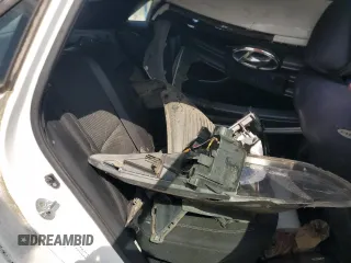 2017 Hyundai Elantra z VIN KMHD35LHXHU381525, wystawiony jako Copart lot #54677875 z przebiegiem 121 960 mil mil oraz Szkoda całkowita • Salvage title. Historia ofert i sprzedaży dostępna na DreamBid. Obrazek 10.