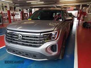 2024 Volkswagen Atlas SE with VIN 1V2HR2CAXRC567612, listed as a IAAI auction lot 42678513 with 19,523 mi miles and . Bid and sale history available at DreamBid. Image 11.