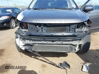 2017 Land Rover Discovery Sport HSE with VIN SALCR2BG5HH666267, listed as a IAAI auction lot 42011372 with 122,422 mi miles. Bid and sale history available at carsss.com. Image 6.