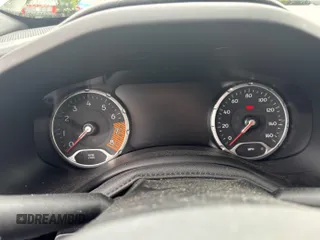 2022 Jeep Renegade Latitude with VIN ZACNJDB16NPN47773, listed as a IAAI auction lot 42215542 with Not provided miles and . Bid and sale history available at DreamBid. Image 6.