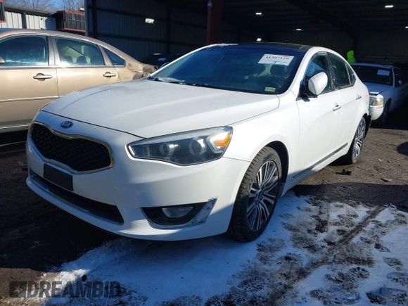 2015 Kia Cadenza Premium with VIN KNALN4D78F5180348, listed as a IAAI auction lot 41307129 with 61,924 mi miles. Bid and sale history available at carsss.com. Image 2.