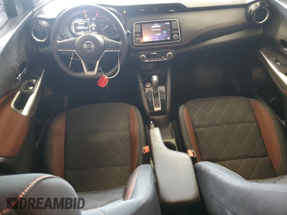 2019 Nissan Kicks SR z VIN 3N1CP5CU5KL569794, wystawiony jako Copart lot #55104055 z przebiegiem 50 184 mil mil oraz Czysty tytuł • Clean title. Historia ofert i sprzedaży dostępna na DreamBid. Obrazek 8.