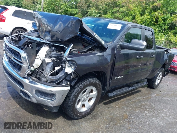 2019 Ram 1500 Tradesman z VIN 1C6SRFCT5KN597618, wystawiony jako IAAI lot #42243878 z przebiegiem 69 131 mil mil oraz . Historia ofert i sprzedaży dostępna na DreamBid. Obrazek 2.