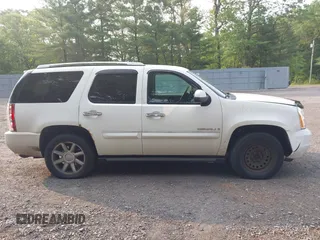 2008 GMC Yukon Denali z VIN 1GKFK63878J102480, wystawiony jako IAAI lot #42410257 z przebiegiem 258 841 mil mil oraz . Historia ofert i sprzedaży dostępna na DreamBid. Obrazek 13.