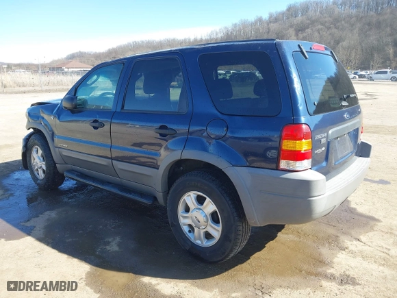 2002 Ford Escape XLT Choice with VIN 1FMYU031X2KC29008, listed as a IAAI auction lot 41747084 with 179,062 mi miles. Bid and sale history available at carsss.com. Image 3.