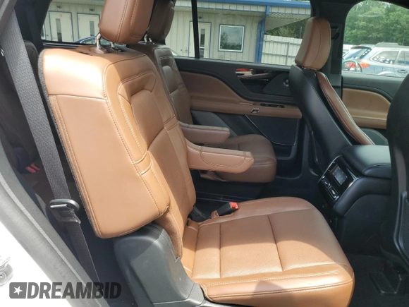 2023 Lincoln Aviator Reserve with VIN 5LM5J7WC0PGL05862, listed as a Copart auction lot 60918995 with 28,617 mi miles and Salvage title. Bid and sale history available at DreamBid. Image 11.