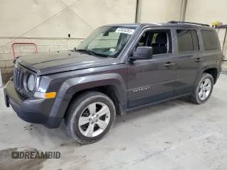 2015 Jeep Patriot Latitude with VIN 1C4NJPFB3FD353256, listed as a Copart auction lot 43928265 with 153,574 mi miles and Salvage Title. Bid and sale history available at DreamBid. Image 1.