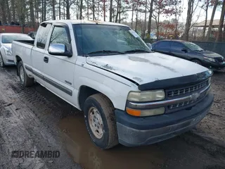 2001 Chevrolet Silverado 1500 LS with VIN 2GCEC19T111166937, listed as a IAAI auction lot 41422853 with 245,458 mi miles. Bid and sale history available at carsss.com. Image 1.