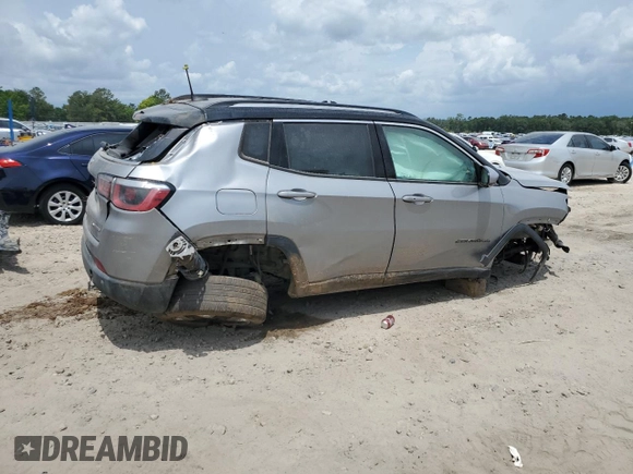 2018 Jeep Compass Limited with VIN 3C4NJDCB2JT101326, listed as a Copart auction lot 57095695 with 137,031 mi miles and Non repairable. Bid and sale history available at DreamBid. Image 3.