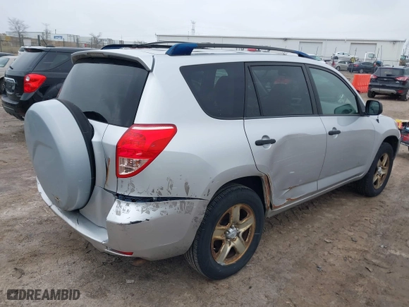 2007 Toyota RAV4 with VIN JTMZD33V675050175, listed as a IAAI auction lot 41987156 with 199,635 mi miles. Bid and sale history available at carsss.com. Image 4.