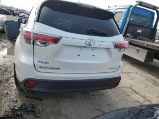 2014 Toyota Highlander XLE with VIN 5TDJKRFH5ES052647, listed as a Copart auction lot 42293425 with 125,479 mi miles and Salvage Title. Bid and sale history available at carsss.com. Image 6.