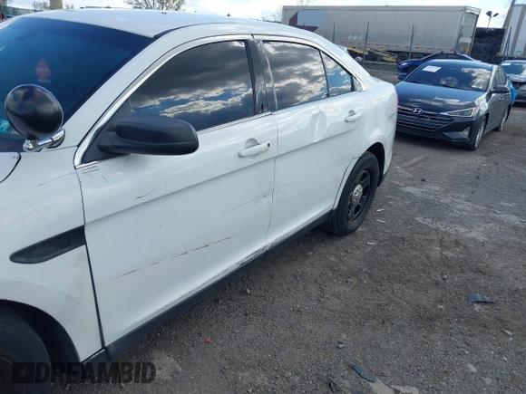 2015 Ford Police Interceptor с VIN 1FAHP2L80FG195423, выставлен на аукционе IAAI как лот 42054288 с пробегом 148 313 миль миль и . История ставок и продаж доступна на DreamBid. Изображение 19.
