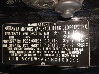 2011 Kia Sorento SX with VIN 5XYKW4A21BG160335, listed as a IAAI auction lot 41844704 with 242,375 mi miles. Bid and sale history available at carsss.com. Image 9.