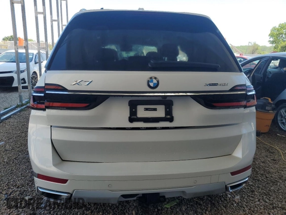 2024 BMW X7 xDrive40i z VIN 5UX23EM07R9U74509, wystawiony jako Copart lot #58172885 z przebiegiem Nie podano mil oraz Szkoda całkowita • Salvage title. Historia ofert i sprzedaży dostępna na DreamBid. Obrazek 6.