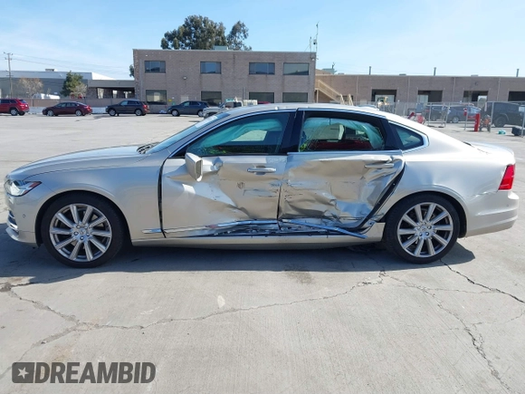 2018 Volvo S90 Inscription z VIN LVY992MLXJP004376, wystawiony jako IAAI lot #41850741 z przebiegiem 50 164 mil mil oraz . Historia ofert i sprzedaży dostępna na DreamBid. Obrazek 14.