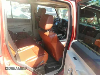 2006 Jeep Commander Limited z VIN 1J8HG58206C245740, wystawiony jako IAAI lot #42565145 z przebiegiem 90 414 mil mil oraz . Historia ofert i sprzedaży dostępna na DreamBid. Obrazek 8.