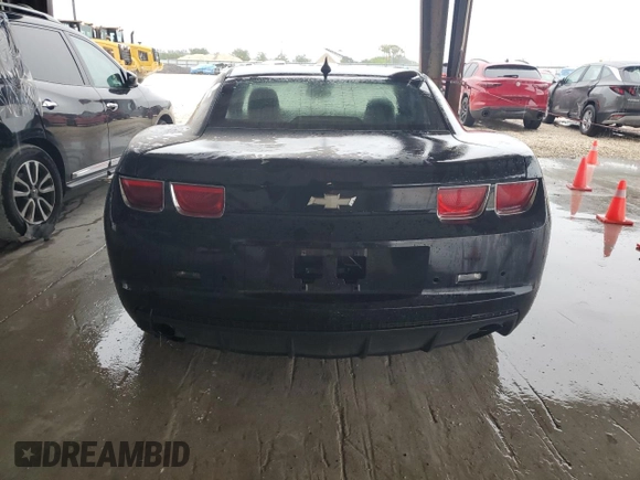 2010 Chevrolet Camaro 1LT z VIN 2G1FB1EV3A9183926, wystawiony jako Copart lot #59075855 z przebiegiem 153 087 mil mil oraz Czysty tytuł • Clean title. Historia ofert i sprzedaży dostępna na DreamBid. Obrazek 6.