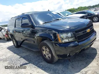 2011 Chevrolet Suburban LT with VIN 1GNSKJE30BR208039, listed as a IAAI auction lot 42401498 with 230,526 mi miles and . Bid and sale history available at DreamBid. Image 1.