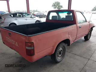 1991 Toyota Pickup with VIN JT4RN81A4M0071920, listed as a IAAI auction lot 42657768 with 257,702 mi miles and . Bid and sale history available at DreamBid. Image 4.