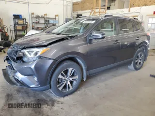 2018 Toyota RAV4 XLE with VIN JTMRFREV1JJ736777, listed as a Copart auction lot 52329605 with 60,069 mi miles and Salvage Title. Bid and sale history available at carsss.com. Image 1.