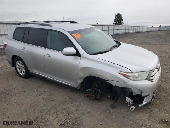 2013 Toyota Highlander with VIN 5TDZA3EH6DS040395, listed as a Copart auction lot 48738125 with 111,231 mi miles and Salvage Title. Bid and sale history available at carsss.com. Image 4.