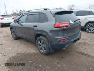 2017 Jeep Cherokee Latitude с VIN 1C4PJMCS1HW521429, выставлен на аукционе IAAI как лот 41286914 с пробегом 153 855 миль миль и . История ставок и продаж доступна на DreamBid. Изображение 3.