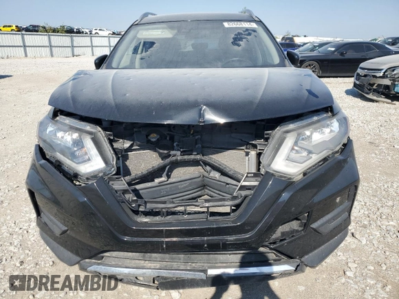 2020 Nissan Rogue SV z VIN JN8AT2MT0LW039933, wystawiony jako Copart lot #82668114 z przebiegiem 95 845 mil mil oraz Szkoda całkowita • Salvage title. Historia ofert i sprzedaży dostępna na DreamBid. Obrazek 5.